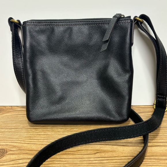 Fossil Aida Small Black Leather Crossbody - Picture 3 of 10